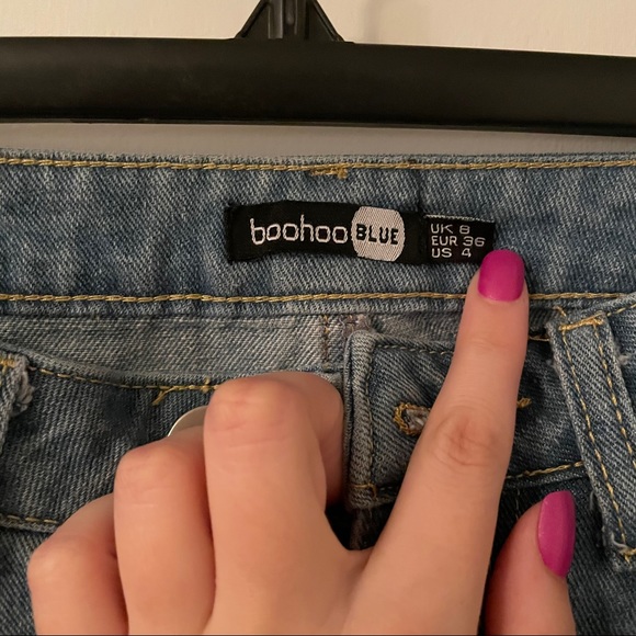 Boohoo High Rise Ripped Mom Jeans - Picture 2 of 5